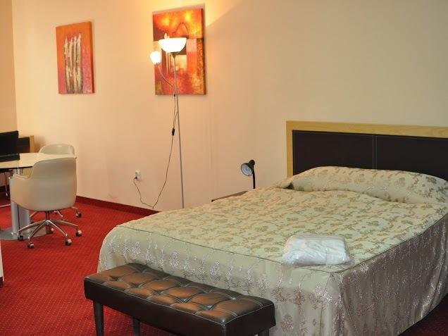 Hotel Tcc Plaza Szkopje Szoba fotó